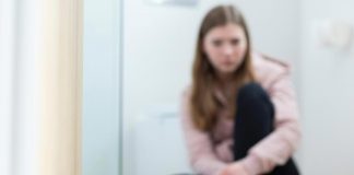 Da drunkoressia ad abbuffate notturne, boom nuovi disturbi alimentari
