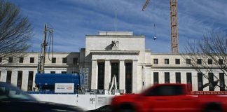 Fed lascia i tassi fermi tra 5,25 e 5,50%