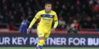Lecce-Verona 0-1, finale con rissa: D’Aversa colpisce Henry con una testata