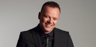 La voce misteriosa scatena i fan di Gigi D’Alessio, è ‘Nu dispietto’