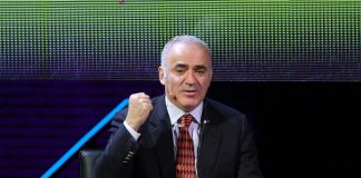 Russia, anche lo scacchista Kasparov nella lista dei terroristi
