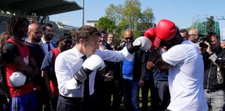 Macron come Rocky, presidente in palestra con i guantoni