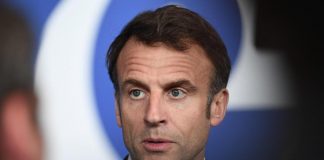 Ucraina, Macron agli alleati: “Non siate codardi”