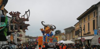 Castelbelforte, 3mila alla Mascherata di Primavera con la sfilata dei carri e la corte di madame Favetta