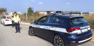 Assicurazioni auto fantasma, la polizia locale smaschera tre truffatori