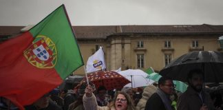 Portogallo al voto per le elezioni anticipate, tra rischio stallo e incognita estrema destra