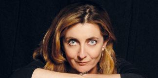 Francesca Reggiani all’Ambra Jovinelli con ‘Spettacolare (voce del verbo)’: “Poca satira in tv, se ne sente la mancanza”