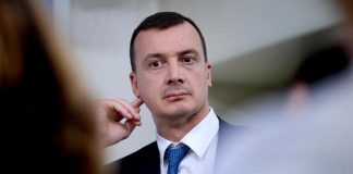 Rocco Casalino: “Insulti re bancarelle? Non ho paura, ma ora bersaglio facile ambulanti”