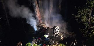 Roma, a folle velocità su via Casilina: auto si ribalta e prende fuoco, 2 morti