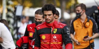 Ferrari, Carlos Sainz operato per appendicite: salta il Gp Arabia Saudita