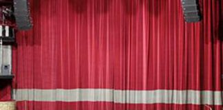 Topo in platea mentre è in scena ‘Natale in casa Cupiello’, panico al Sistina