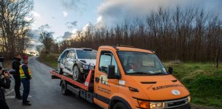 Incidente in un rally in Ungheria, auto sul pubblico: 4 morti