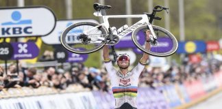 Van der Poel fa tris al Giro delle Fiandre, Mozzato secondo