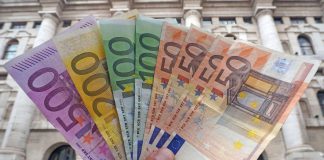 Banconote false, sequestrati a Napoli beni per un milione