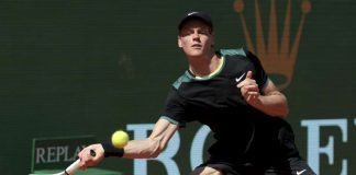 Sinner eliminato in semifinale da Tsitsipas a Montecarlo