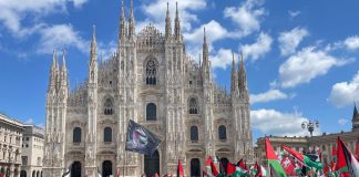 25 aprile, al via presidio pro Palestina in piazza Duomo: “Resistenza si difende”