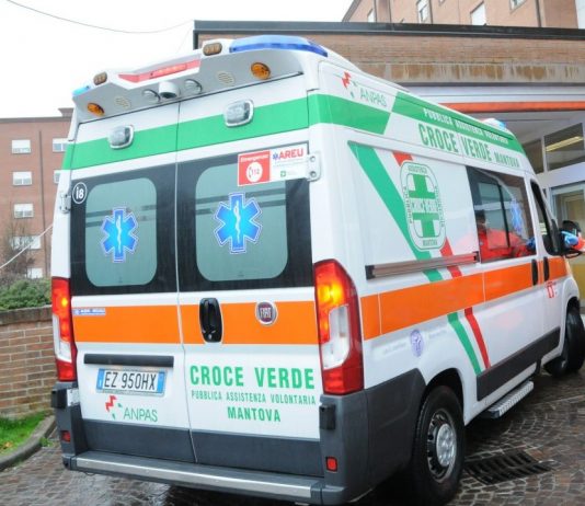 Caduta in bici e scontro auto-moto: pomeriggio di incidenti a Mantova. Tre feriti