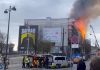 Danimarca, violento incendio alla Borsa di Copenaghen: crollata la guglia – Video