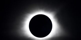Eclissi solare, oggi l’evento astronomico dell’anno: tutto quello che c’è da sapere