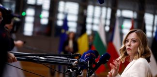 Ue, Meloni si sfila da ‘toto-Draghi’: “Nome autorevole, ma ora è filosofia”