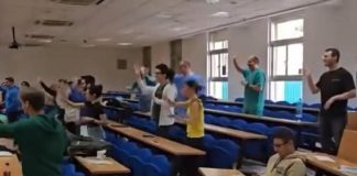 Ballano il ‘Gioca Jouer’ durante l’autopsia: bufera social sul video dei medici legali