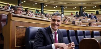 Spagna, Sanchez: “Ho deciso di proseguire con tutta la forza alla guida del governo”