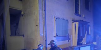 Maltempo, piove in casa dall’appartamento al piano superiore. Evacuata una famiglia a Borgochiesanuova