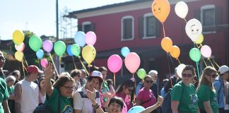 Casa del Sole, Camminata dell’Amicizia da record: in 2.500 sul prato delle Grazie