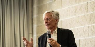 AI, Derrick de Kerckhove: “Serve arte nel fare le domande, i giornalisti lo insegnano”