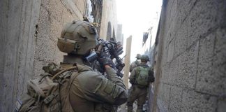 Israele invita i palestinesi a evacuare Rafah est. L’offensiva si avvicina