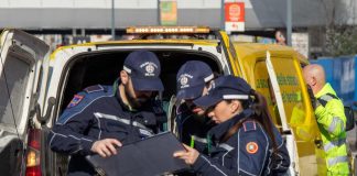 Travolto e ucciso da bus nella notte a Milano