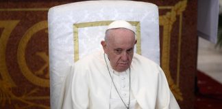 Papa si scusa per frase sui gay: “Non volevo offendere, nella Chiesa c’è spazio per tutti”