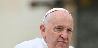 Giubileo, l’appello del Papa: “Amnistia ai detenuti, abolire la pena di morte”