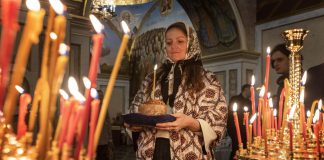 Ucraina, Pasqua ortodossa sotto i missili russi in attesa degli F-16