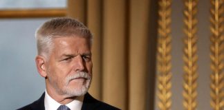 Presidente ceco Pavel ferito in incidente in moto