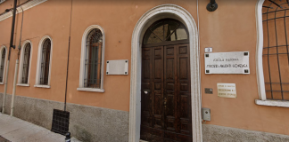 Lavori riparazione tetto scuola Strozzi: domani via Monteverdi chiusa a pedoni e auto