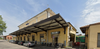 Suzzara, lite vicino alla stazione finisce a coltellate. In due in ospedale