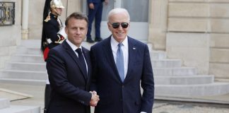 Biden incontra Macron “Tutta l’Europa è minacciata dalla Russia”
