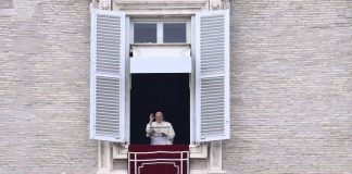 Papa “Agire con ogni mezzo per soccorrere popolazione stremata Gaza”