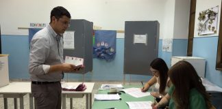 Ballottaggi, riaperti i seggi. Si vota fino alle 15. Affluenza in calo