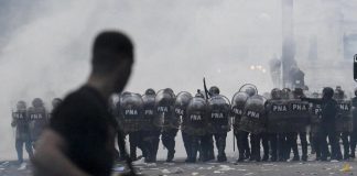 Argentina, scontri a Buenos Aires in manifestazione contro riforme Milei