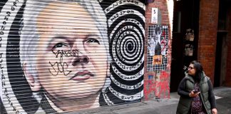Chi è Julian Assange e quali sono i dettagli del suo patteggiamento