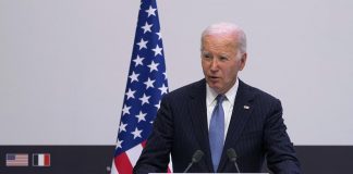 Ucraina, Biden a Parigi: “Putin non si fermerà, tutta l’Europa è minacciata”