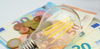 Bollette luce, mercato tutelato addio: cosa succede da oggi 1° luglio