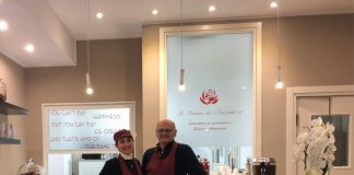 Chiude La maison du chocolat. I titolari: “scelta per motivi personali”. L’8 luglio gelato a offerta libera in beneficenza