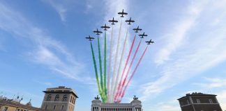 Frecce Tricolori, oggi 2 giugno lo spettacolo nei cieli di Roma: orario e dove vederle