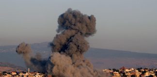 Israele, raid nel sud del Libano. Media: “Enorme riserva armi Hezbollah in aeroporto Beirut”