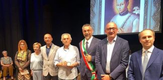 Castiglione, il “Luigi d’oro” 2024 all’artista Enos Rizzi