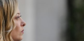 Meloni: “Dimissioni Toti? Lui conosce la verità, sa cosa è giusto fare”