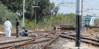 Travolti e uccisi da un treno, muoiono sul colpo un uomo e una donna
